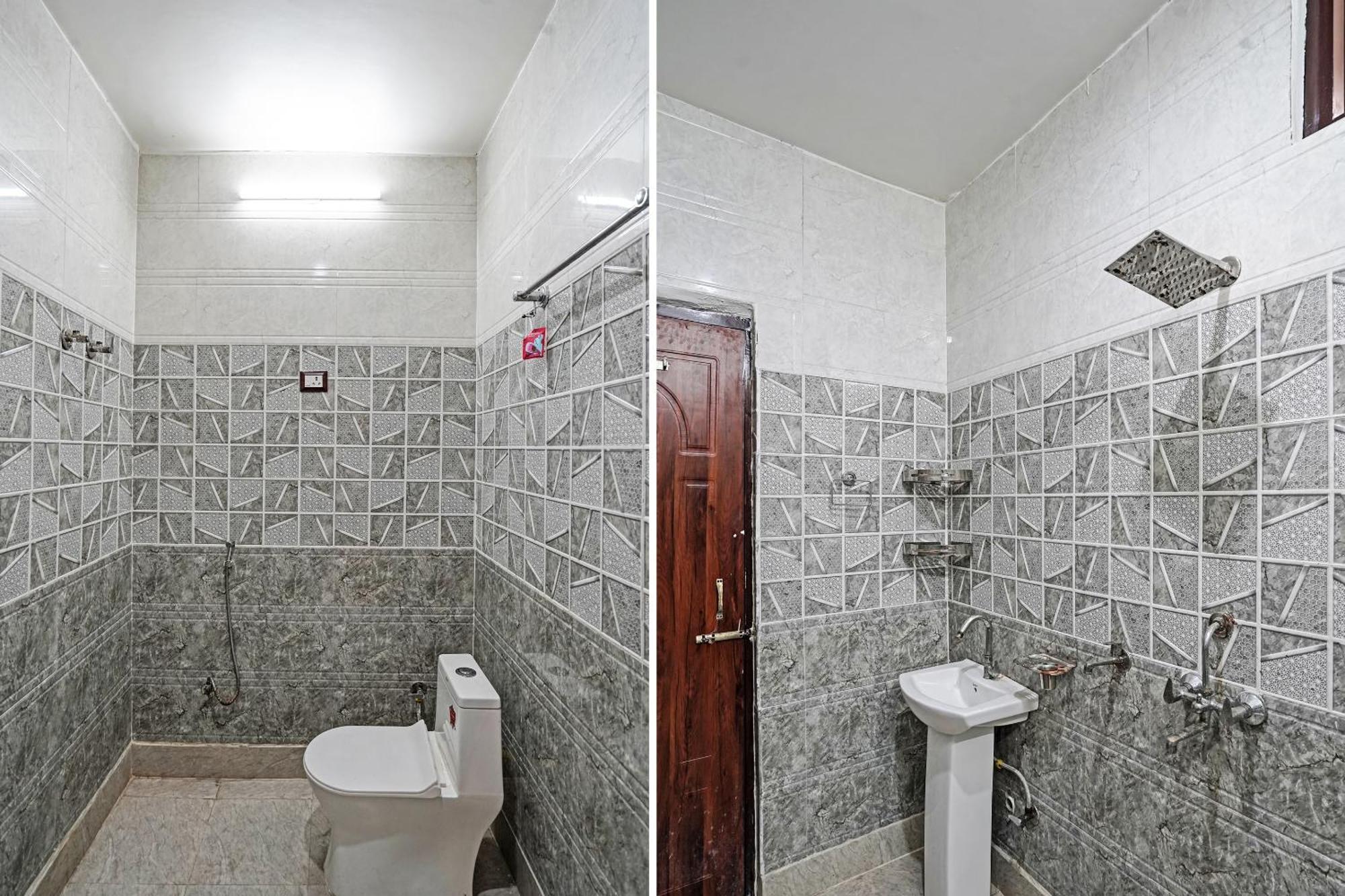 Play- Platinum Sector144 Couple Friendly Hotel Noida Bagian luar foto